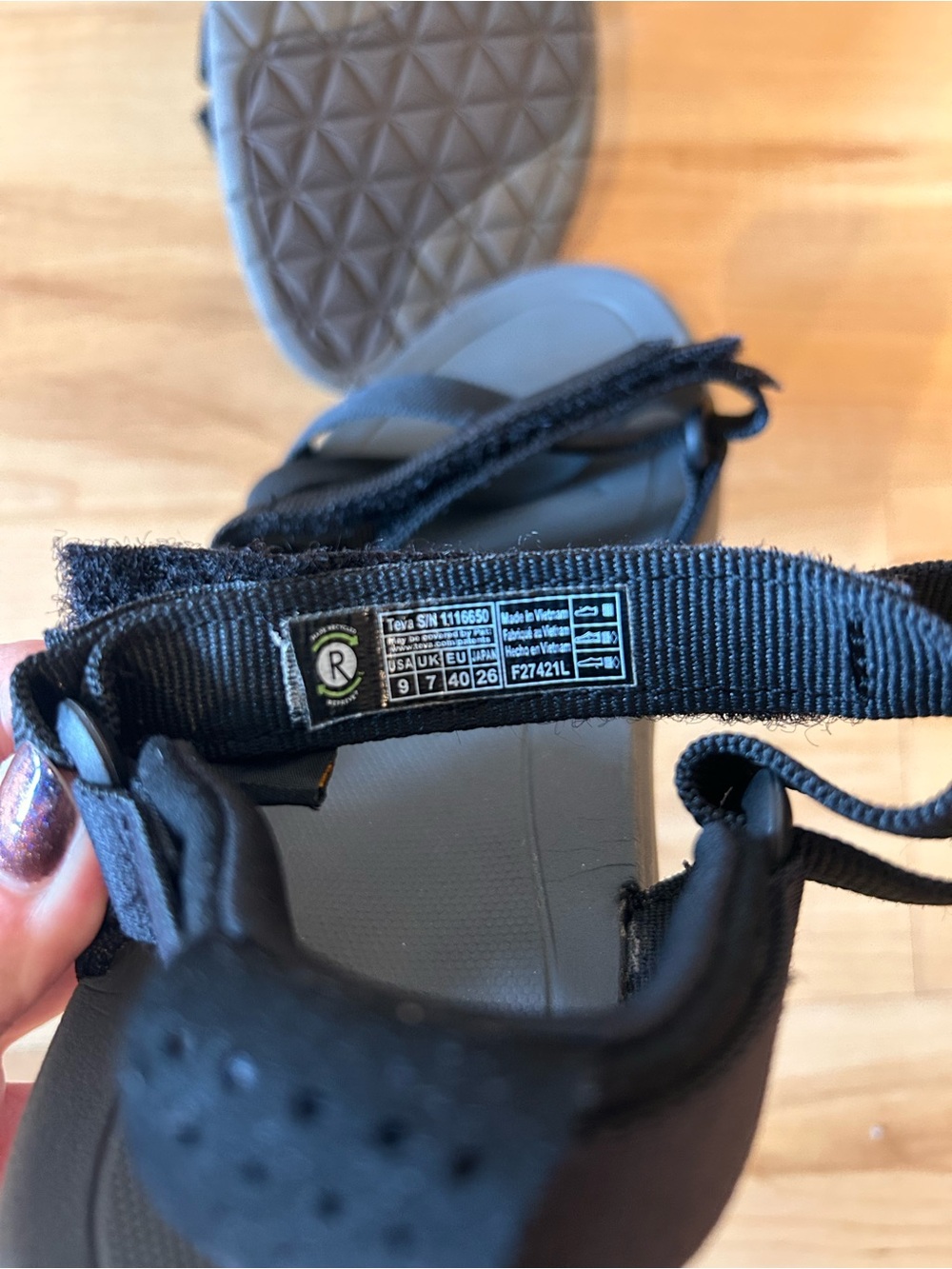 Teva Women’s Sandal - Sz 9 - Picture 4 of 4